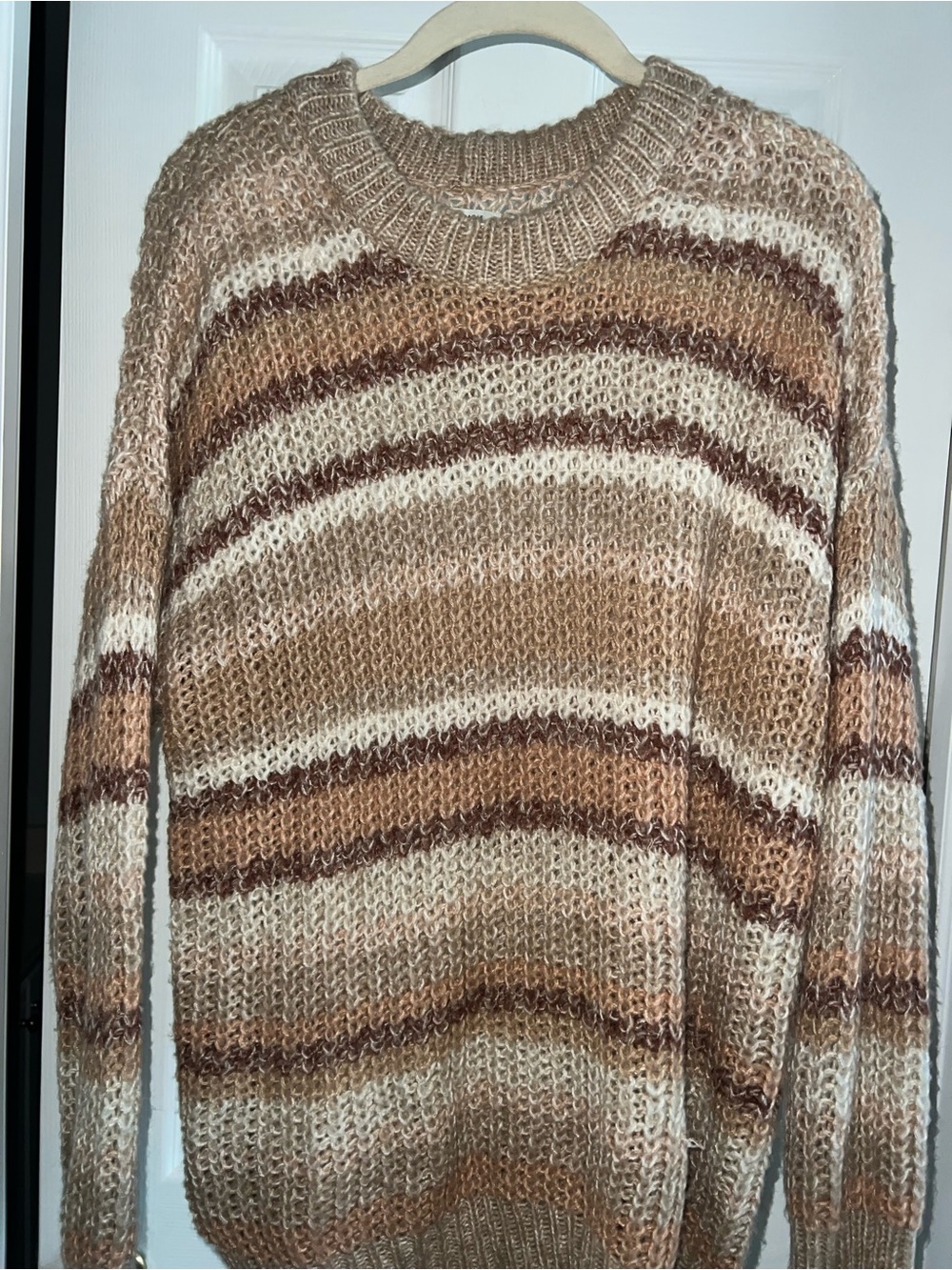 Woman’s Striped Knit Crewneck Sweater in Tan & Cream. Xs but oversized